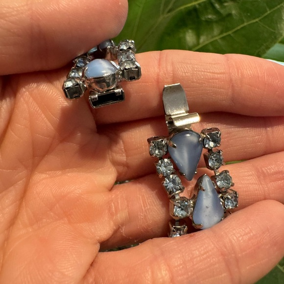 Vintage bracelet Topaz blue rhinestone crystals with opal blue glass - Picture 4 of 6